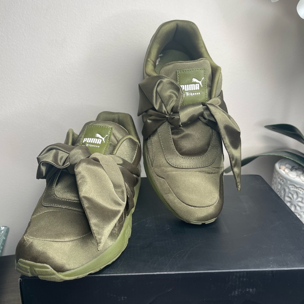 Puma x Fenty By Rihanna Bow Sneaker Olive Branch - Picture 13 of 14
